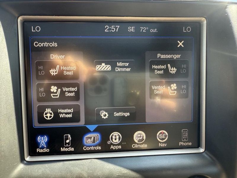 2016 Jeep Grand Cherokee Limited photo 21