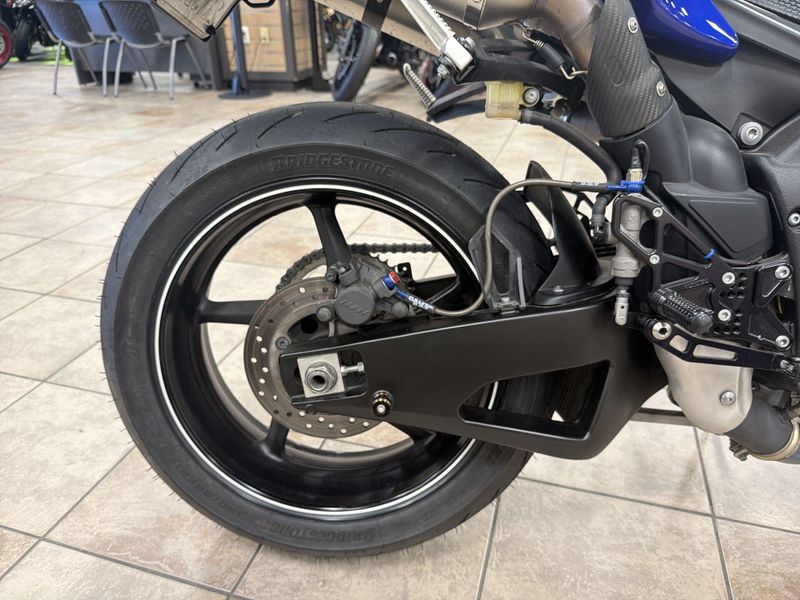 Used 2014 Yamaha YZF-R1 CA Image 21