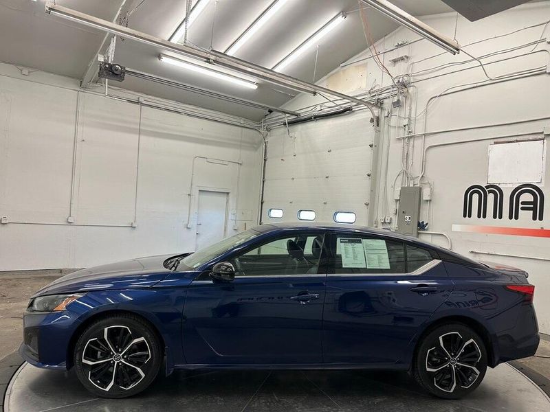 2023 Nissan Altima 2.5 SRImage 11