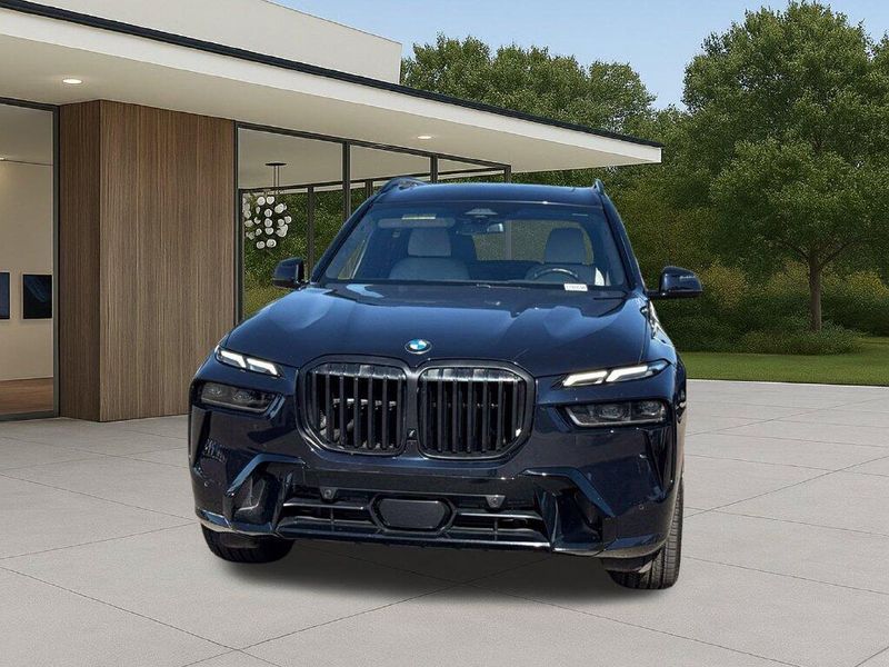 Used 2024 BMW X7 xDrive40iImage 3