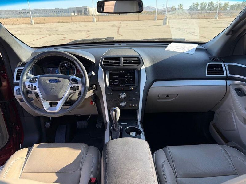 Used 2014 Ford Explorer XLTImage 16