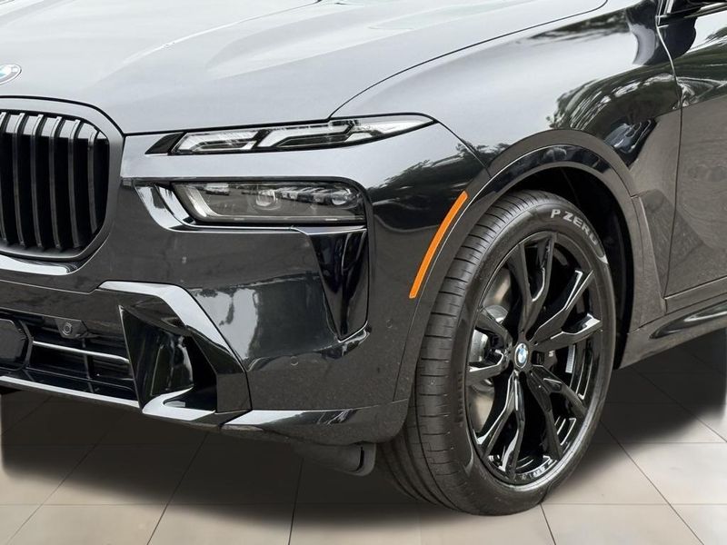 2026 BMW X7 xDrive40iImage 11