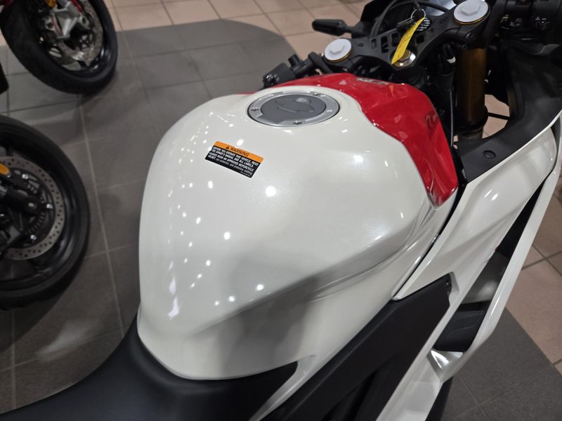 USED 2026 YAMAHA YZF-R3 ABS 70TH ANNIVERSARY EDITION Image 14