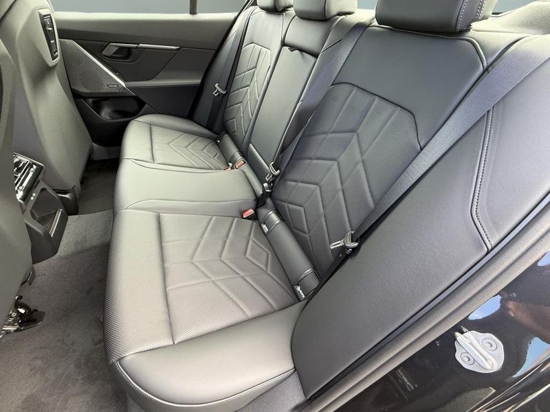 2025 BMW i5 eDrive40Image 28