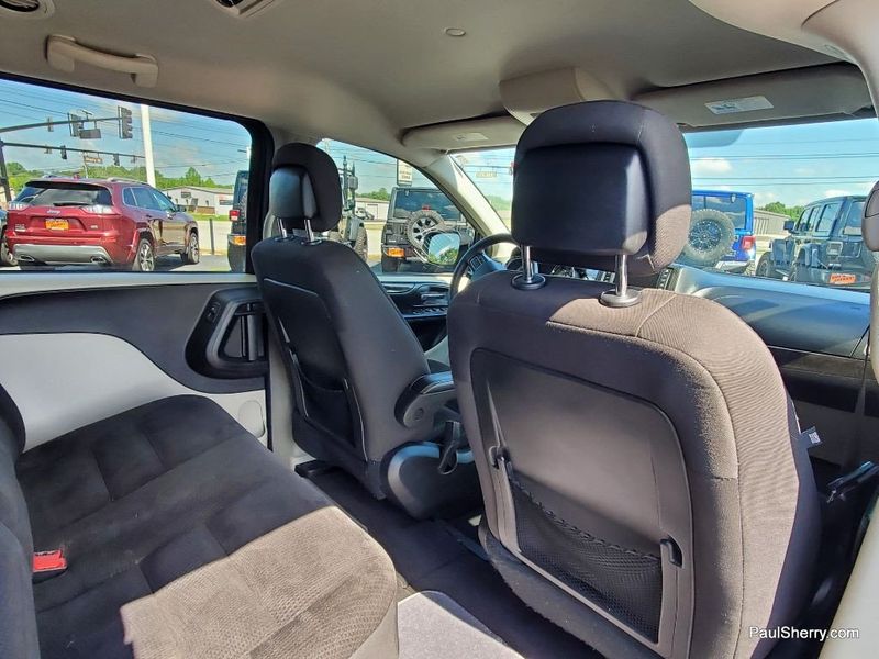 2018 Dodge Grand Caravan SEImage 36