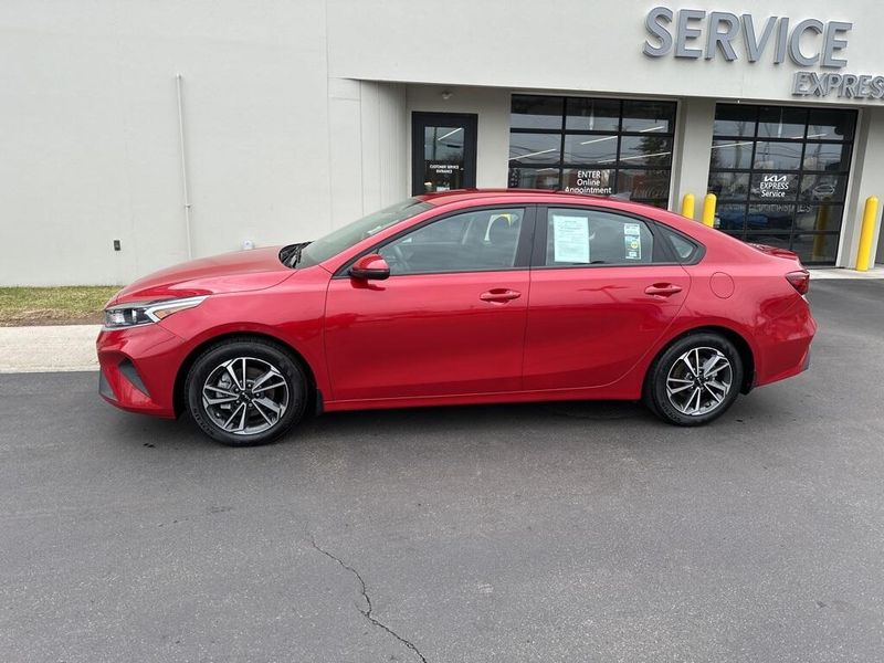 2024 Kia Forte LXSImage 1