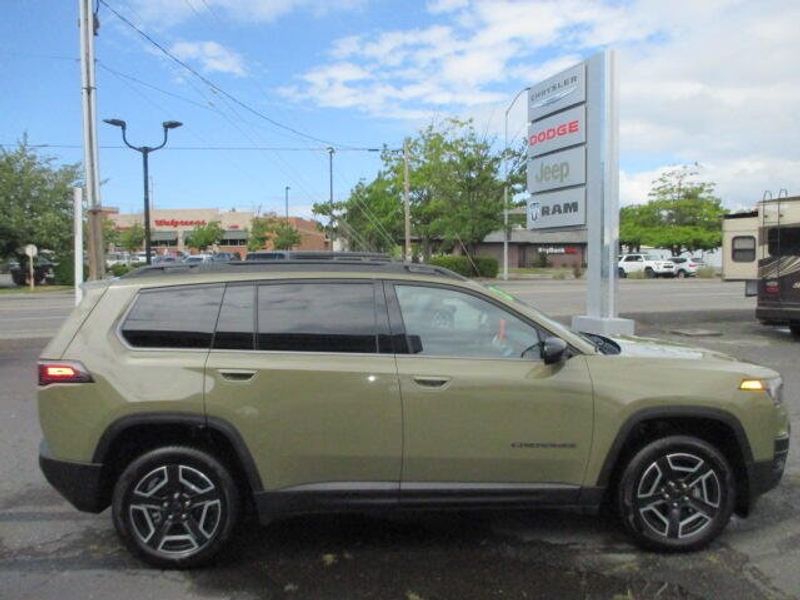 New 2026 Jeep Cherokee Laredo 4x4Image 6