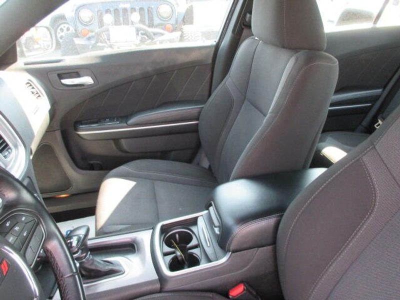 Used 2022 Dodge Charger SXTImage 17