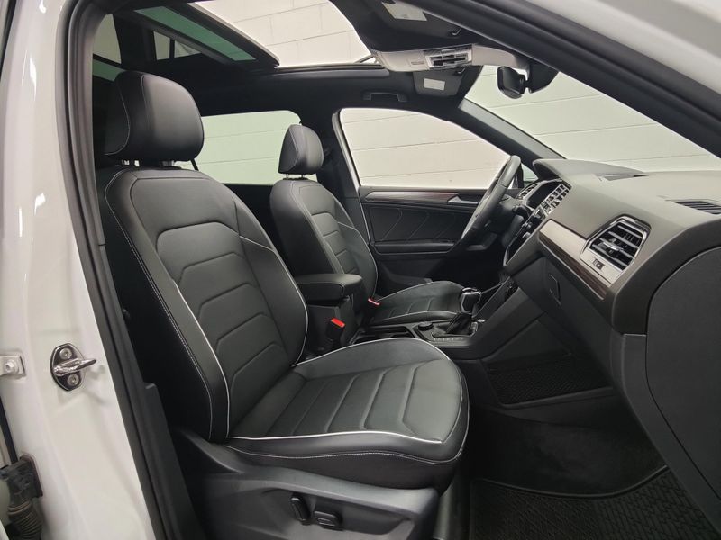 Used 2024 Volkswagen Tiguan AWD SEL R-Line w/Sunroof/NavImage 6