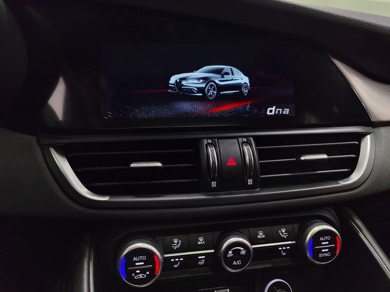 Used 2024 Alfa Romeo Giulia Ti AWD w/Performance Driving PkgImage 23