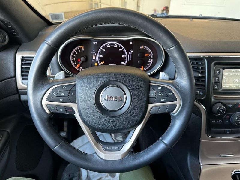 2015 Jeep Grand Cherokee LaredoImage 2