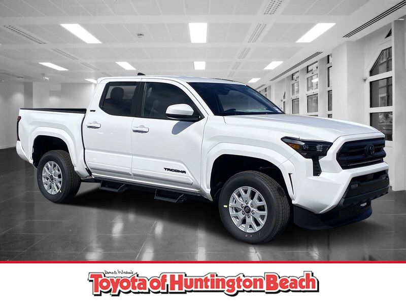 2025 Toyota Tacoma SR5Image 1