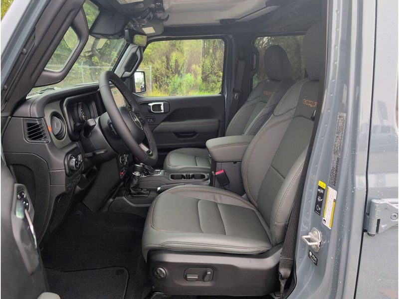 New 2025 Jeep Gladiator Mojave 4x4Image 11
