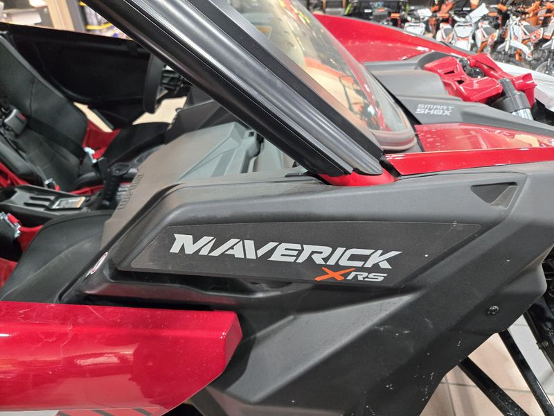 USED 2025 CAN-AM MAVERICK X3 MAX X RS TURBO RR WITH SMARTSHOX Image 10