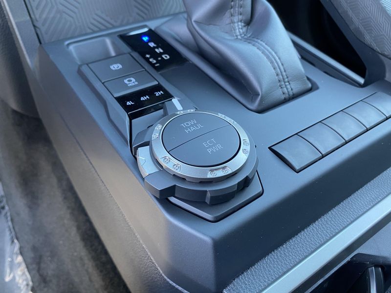 2025 Toyota Tacoma SR5Image 19