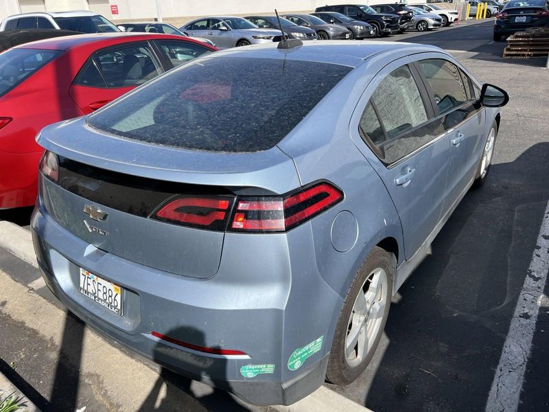 2015 Chevrolet Volt BaseImage 2