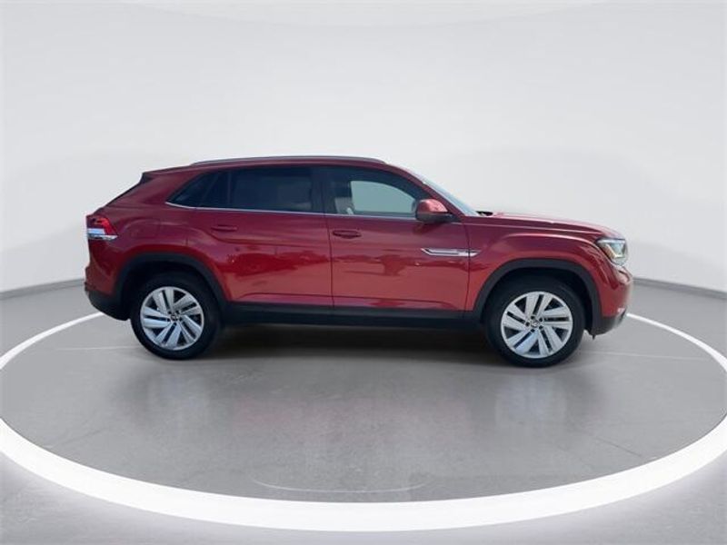 Used 2020 Volkswagen Atlas Cross Sport 2.0T SE w/TechnologyImage 9