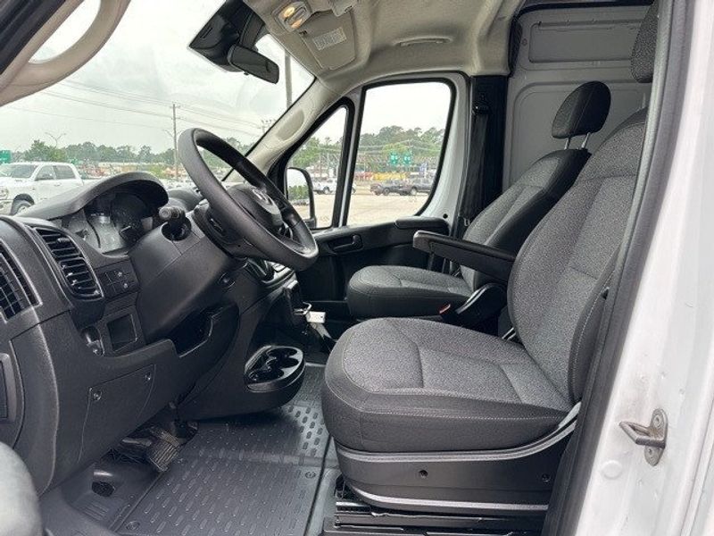 2023 RAM ProMaster 2500 High RoofImage 9