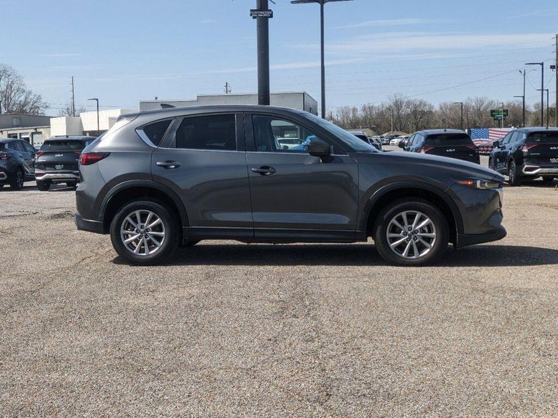 2023 Mazda CX-5 2.5 S Preferred PackageImage 2