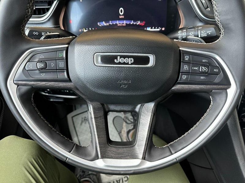 2023 Jeep Grand Cherokee L LimitedImage 3