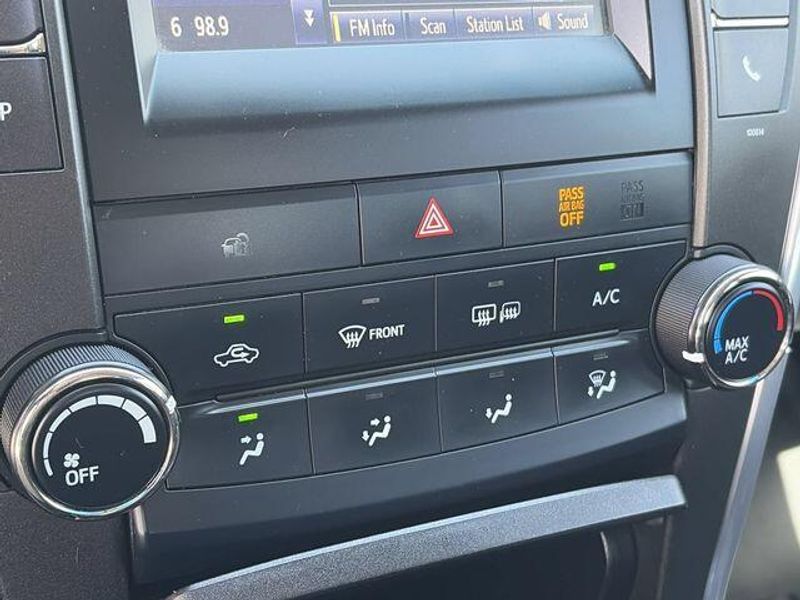 Used 2017 Toyota Camry XLEImage 26