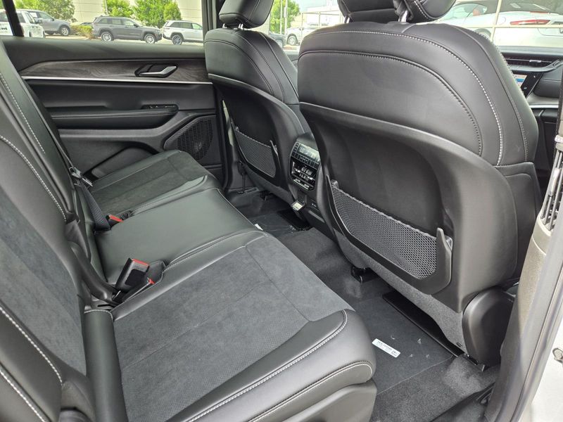 New 2026 Jeep Grand Cherokee L Laredo Altitude 4x4