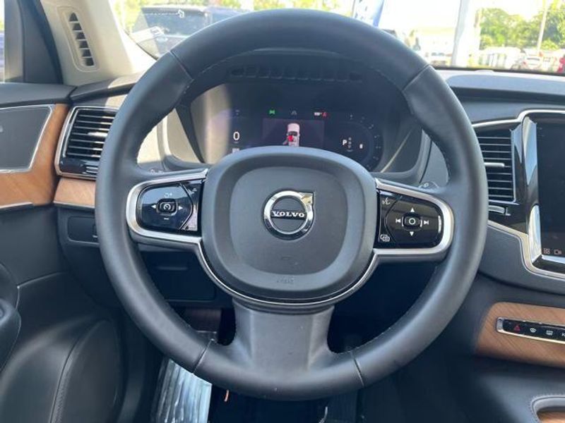2024 Volvo XC90 B6 Plus Bright Theme