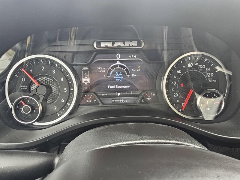 New 2025 RAM 1500 Big HornImage 15