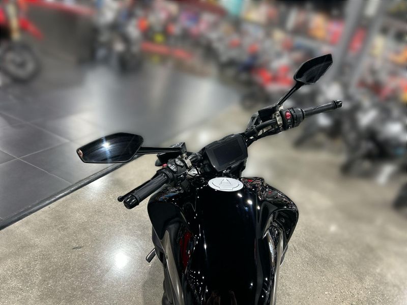 2024 Ducati DIAVEL V4 - DEMO Image 15