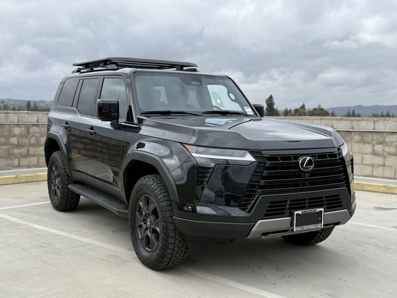 2025 Lexus GX Image 2