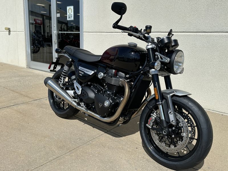 2024 Triumph SPEED TWIN 1200Image 1