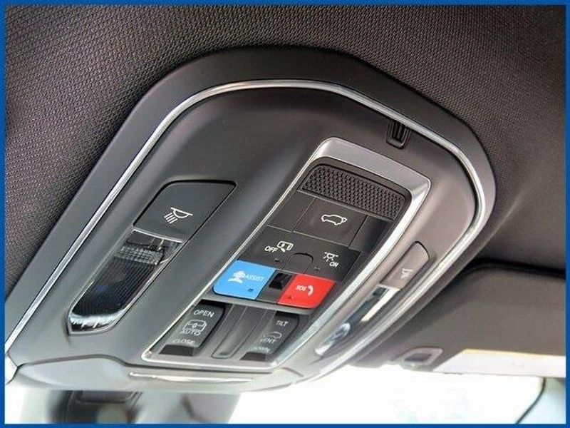 2025 Jeep Grand Cherokee Image 18