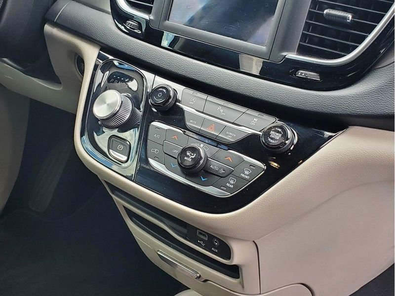 Used 2020 Chrysler Pacifica TouringImage 19