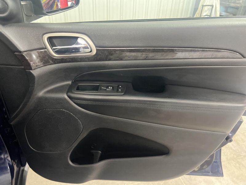 Used 2013 Jeep Grand Cherokee LaredoImage 10