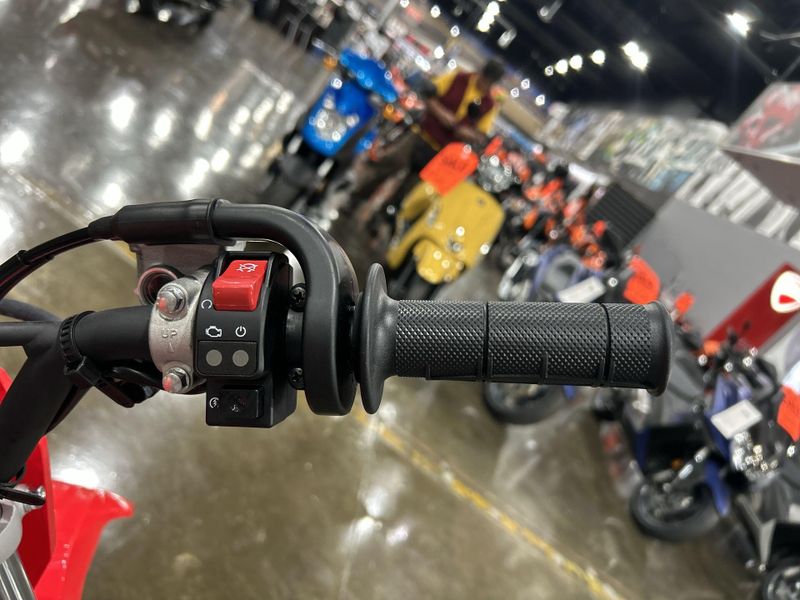 2025 Honda CRF125F BIG WHEEL  in a RED exterior color. Del Amo Motorsports of Redondo Beach (424) 390-7811 delamomotorsports.com 