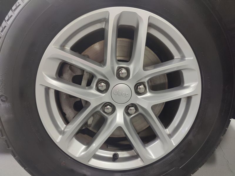 2024 Jeep Grand Cherokee L Laredo X 4x4 w/Sunroof/Lux TechImage 27