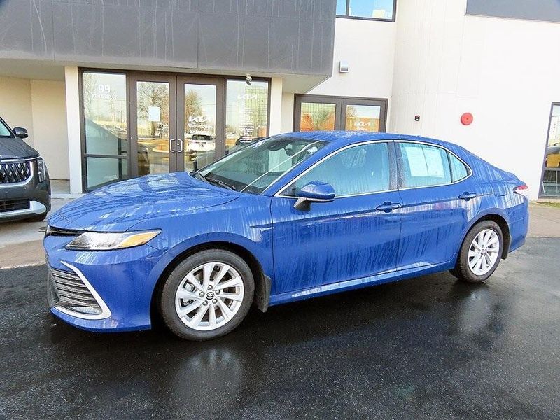 2023 Toyota Camry LEImage 1