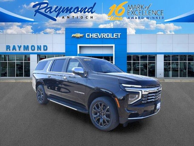 New 2026 Chevrolet Suburban PremierImage 1