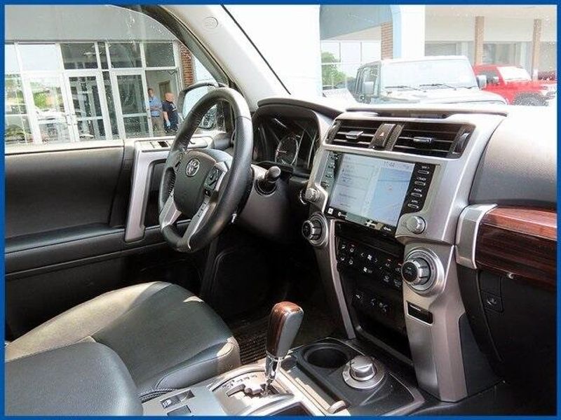 2024 Toyota 4Runner LimitedImage 8