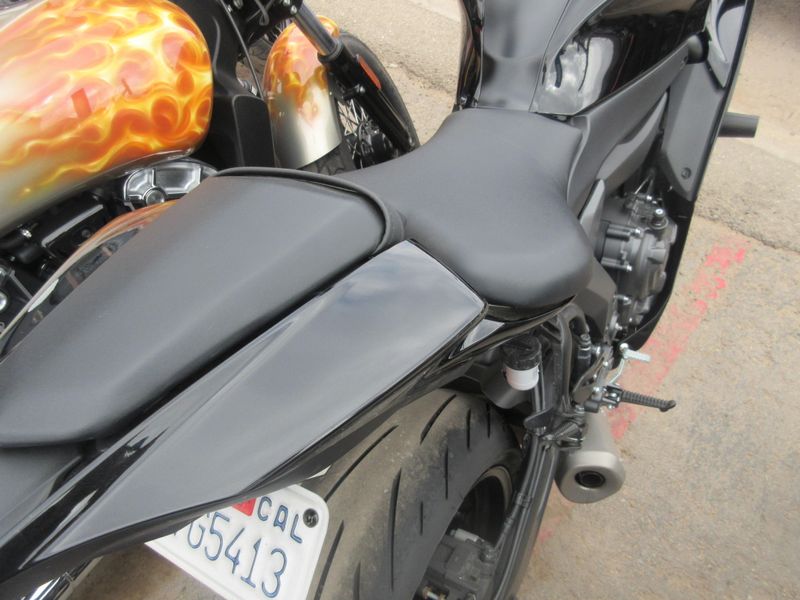 USED 2025 YAMAHA YZF-R7 CA Image 11