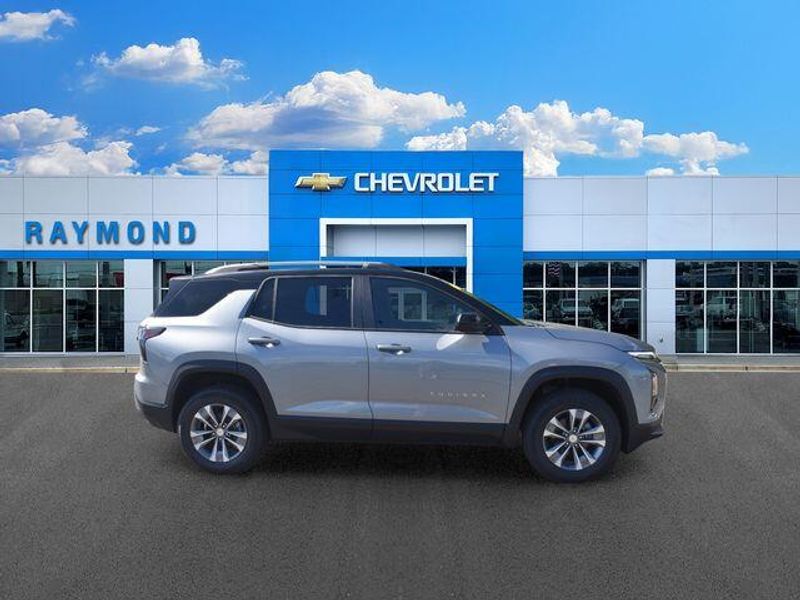 New 2027 Chevrolet Equinox LTImage 2