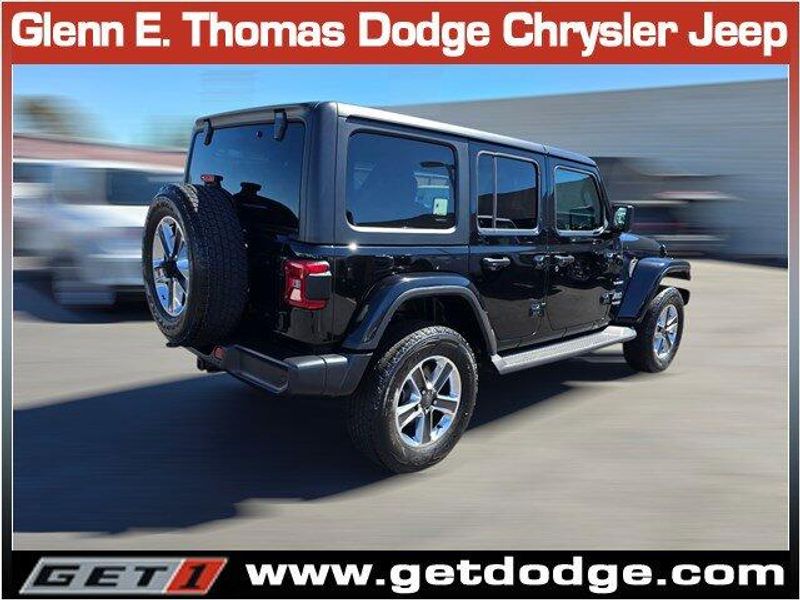 2021 Jeep Wrangler Unlimited Sahara photo 7