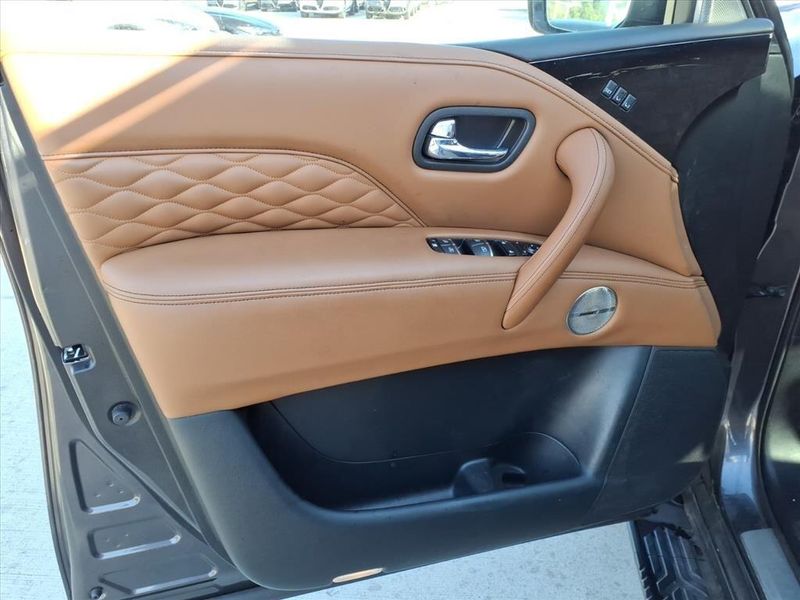 Used 2024 INFINITI QX80 SensoryImage 17