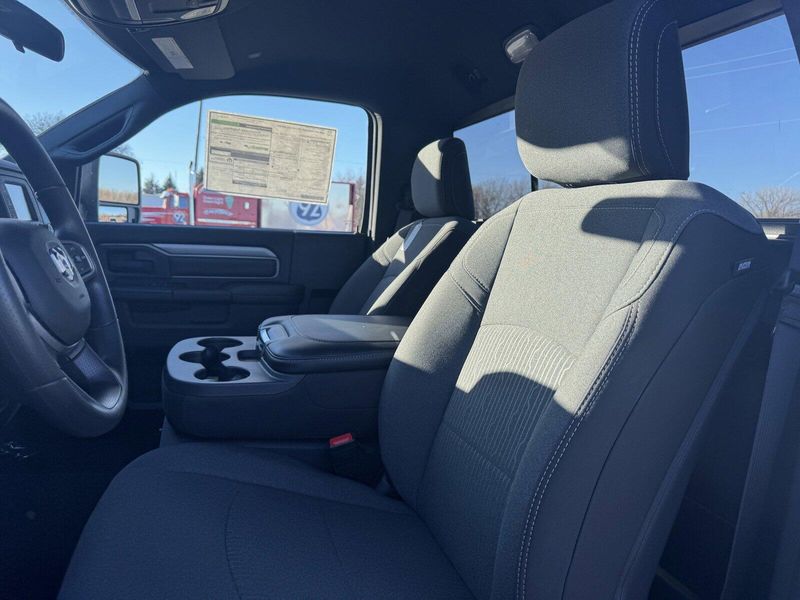 2024 RAM 2500 TradesmanImage 9