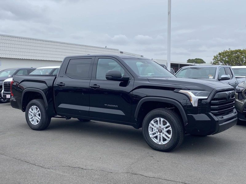 2025 Toyota Tundra SR5Image 2
