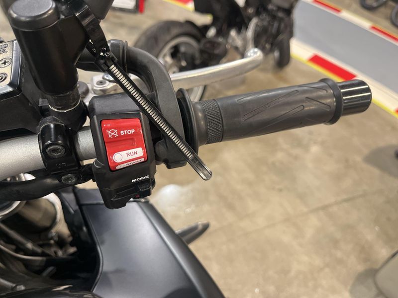 Used 2017 Yamaha FZ-10 CA Image 28