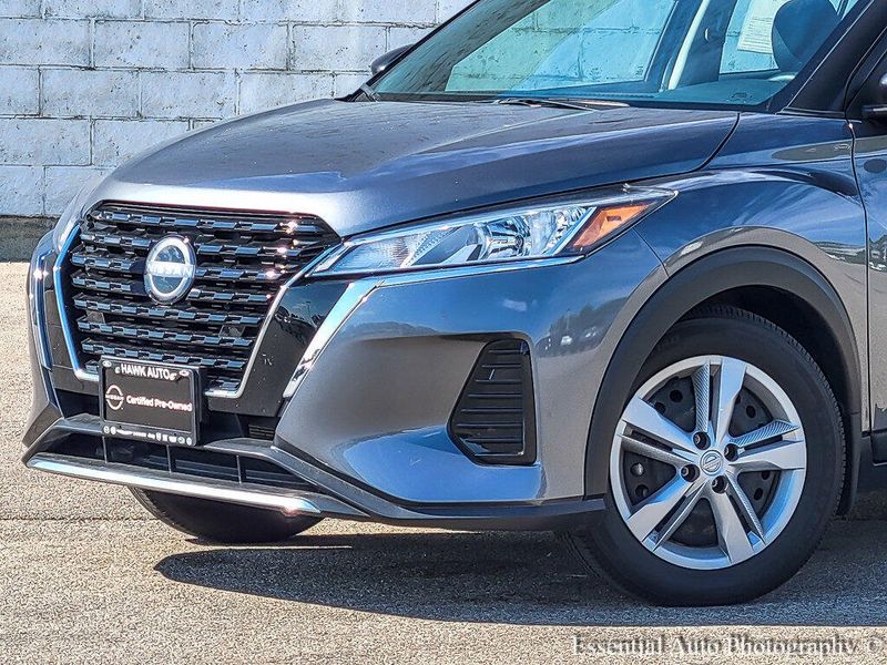 2024 Nissan Kicks S photo 2