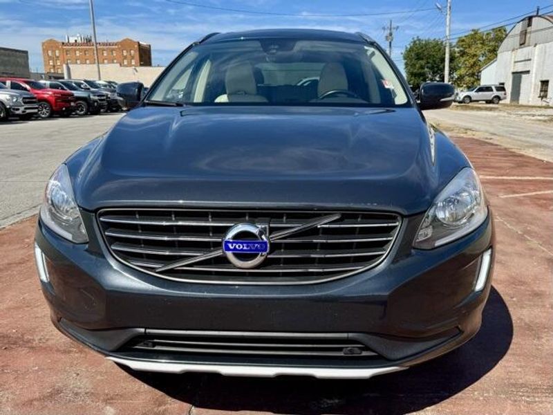Used 2016 Volvo XC60 T6 Drive-EImage 2