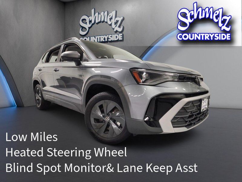Used 2025 Volkswagen Taos SImage 1