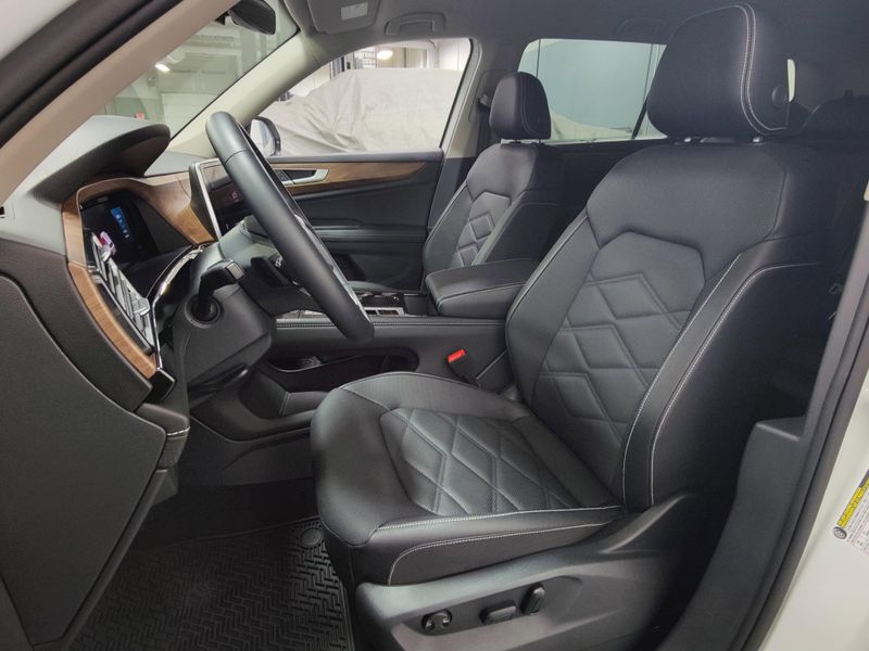 Used 2025 Volkswagen Atlas SE AWD w/TechnologyImage 13
